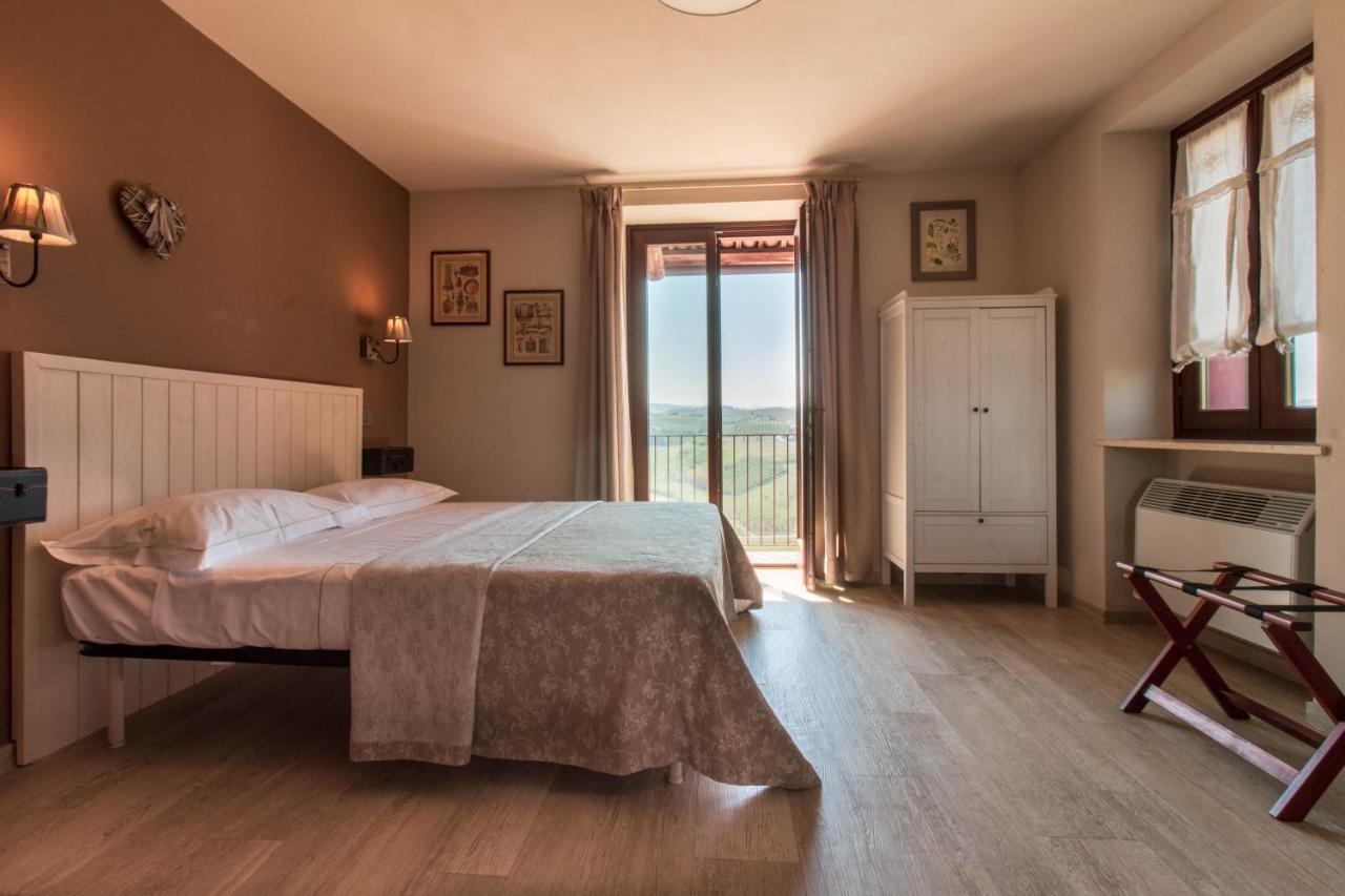Poggio Dei Farinetti Bed & Breakfast Diano d'Alba Bagian luar foto