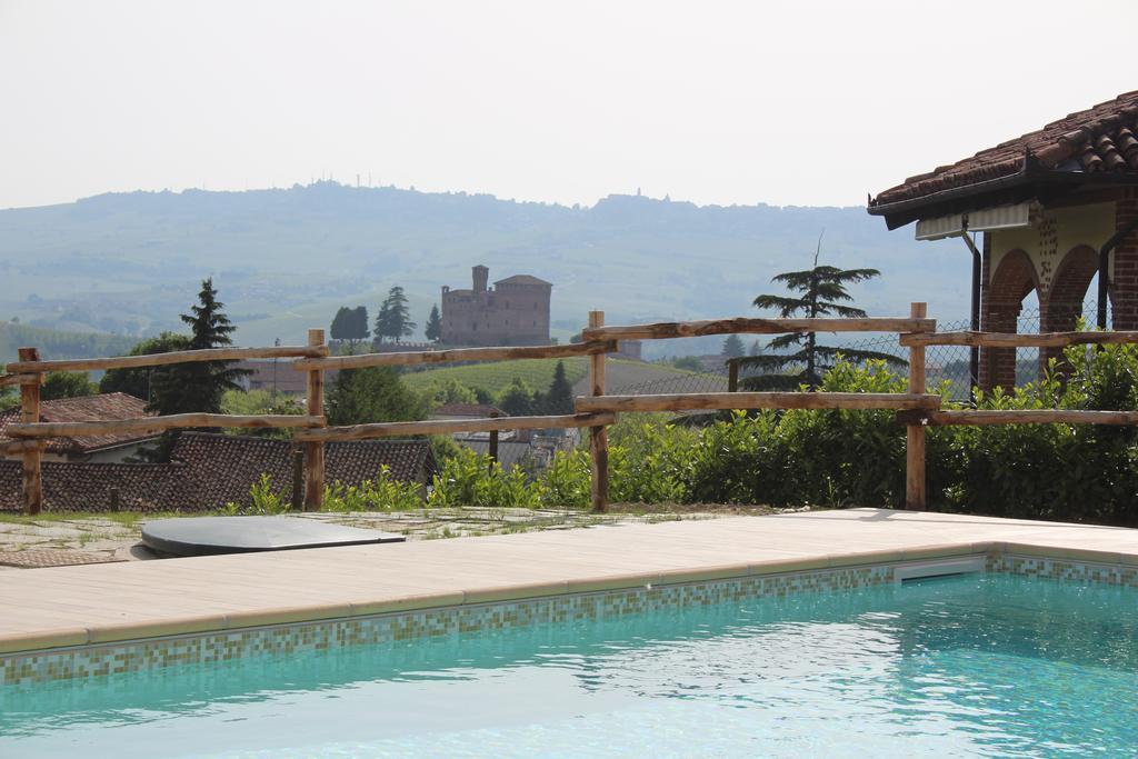 Poggio Dei Farinetti Bed & Breakfast Diano d'Alba Bagian luar foto
