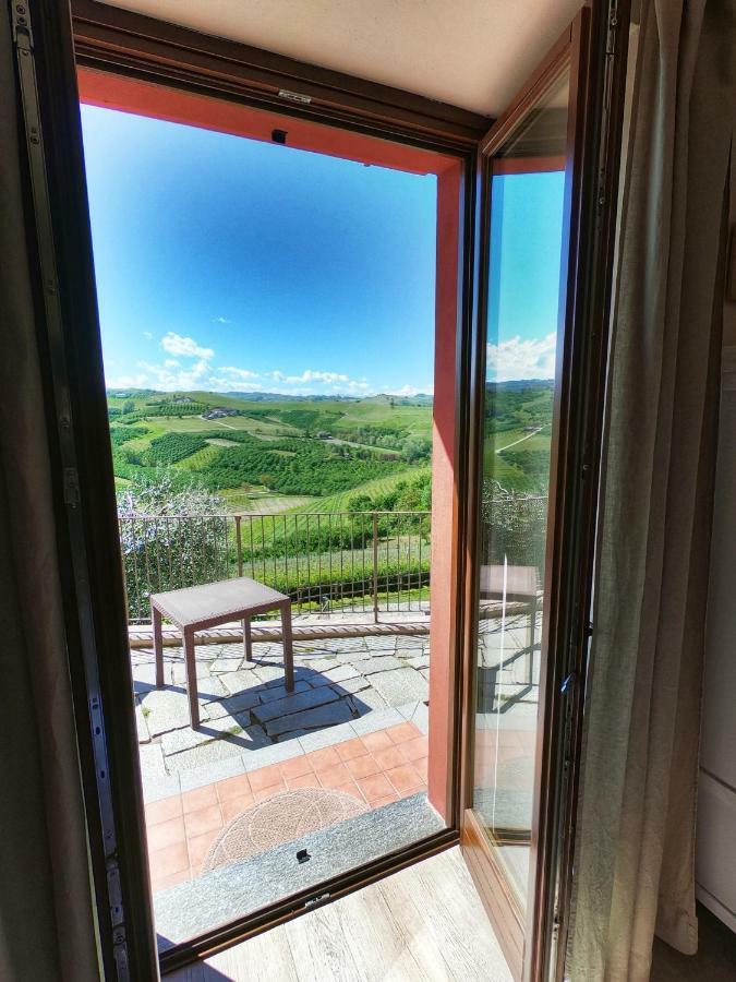 Poggio Dei Farinetti Bed & Breakfast Diano d'Alba Bagian luar foto