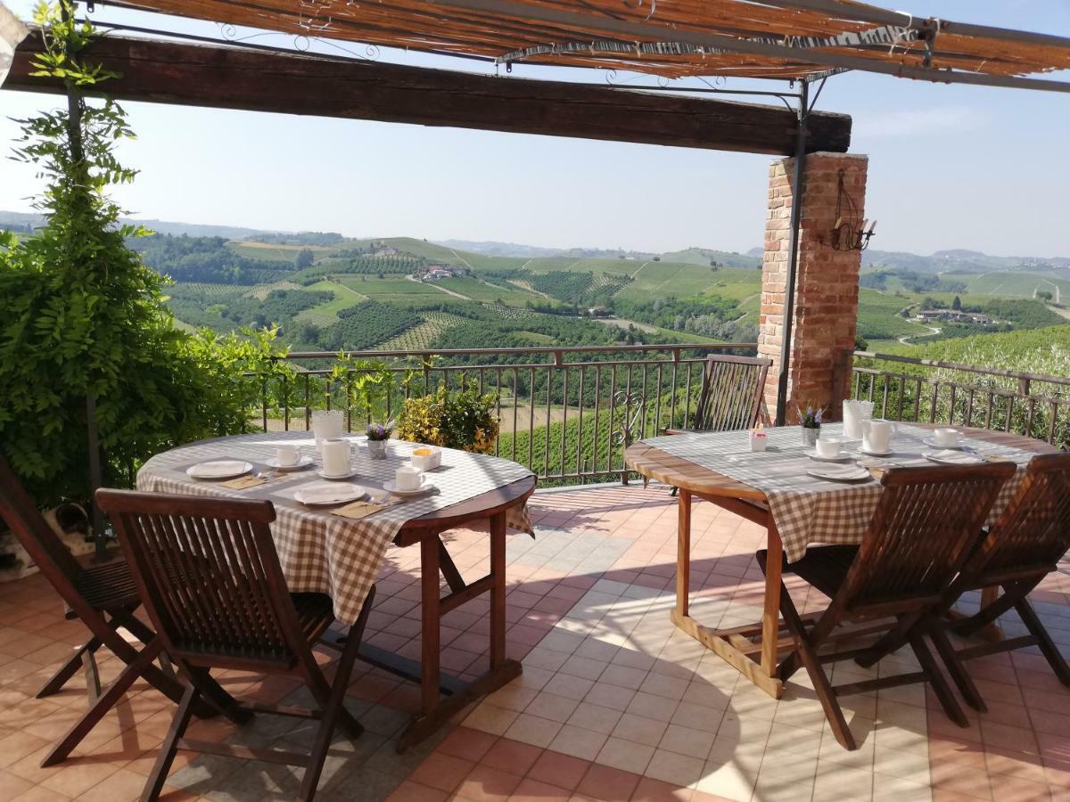 Poggio Dei Farinetti Bed & Breakfast Diano d'Alba Bagian luar foto